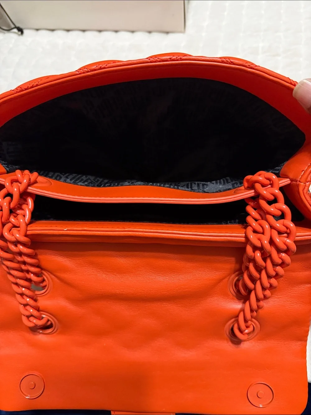 KURT GEIGER KENSINGTON DRENCH BAG ORANGE. Soft lambskin leather.